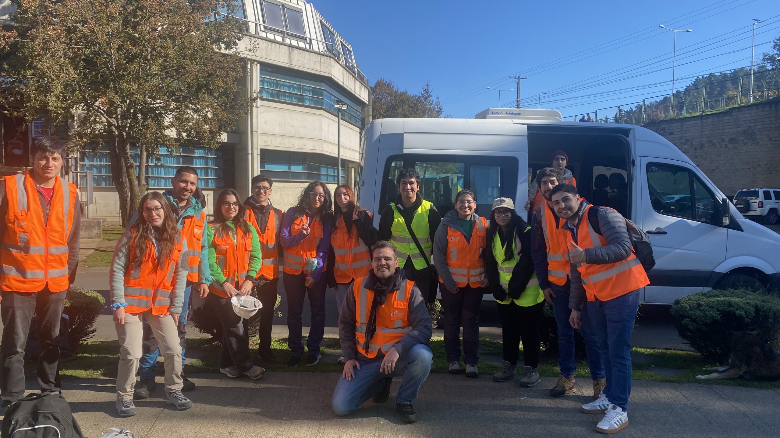 Estudiantes de Ingeniería Civil Geológica Analizan Riesgos de Inundación en Freire a través de Actividades Sociocomunitarias de Aprendizaje